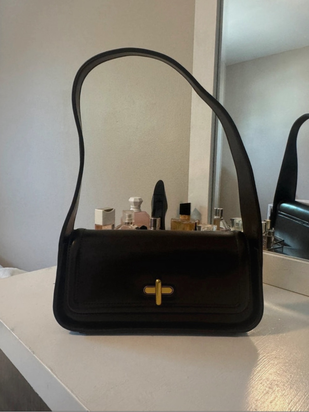 Classic Dark Brown Shoulder Bag with Gold Turn-Lock - Picture 2 of 3